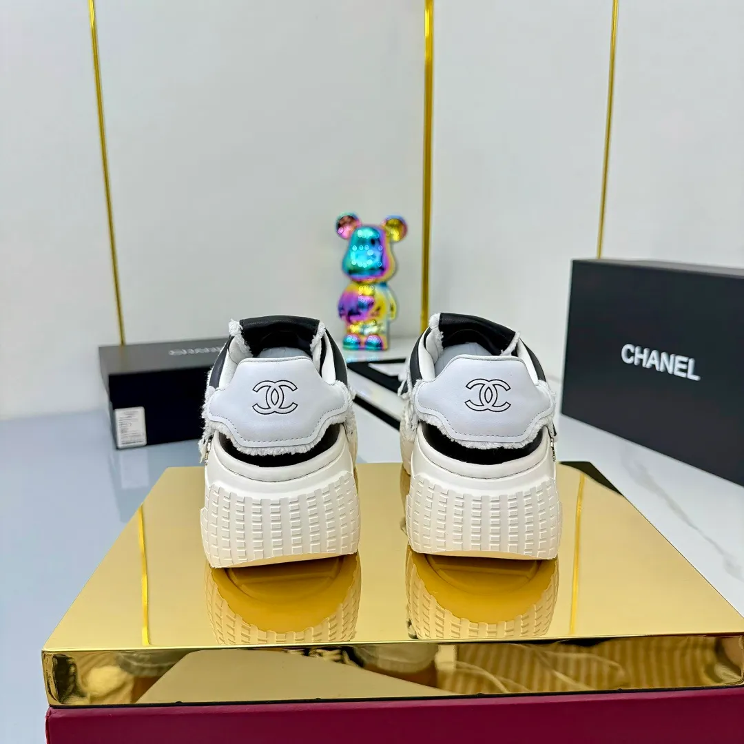 👟👟Ex-factory price 640👟👟 Chanel bread shoes ~ original calfskin panda shoes Chanel 25C latest hot style panda black and white sports shoes casual sneakers Xiaoxiang hot item classic black and white panda color coco girls must pay Fabric: original custom mixed sheepskin lining: original imported breathable mesh lining outsole: Original molded rubber + TPU combination Size: Women's 35-41 Buy now👉